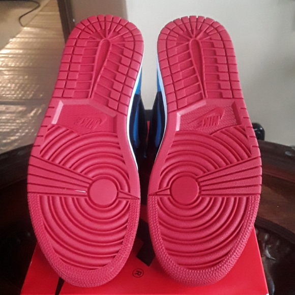 Jordan 1 Unc to Chi size 9.5 W - Picture 8 of 8